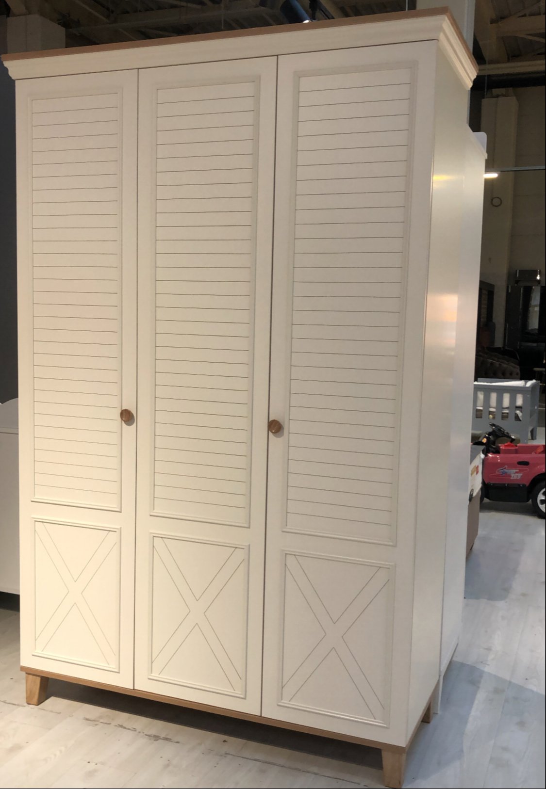 Atlas 3 Kapılı Dolap, Mat Ay Taşı