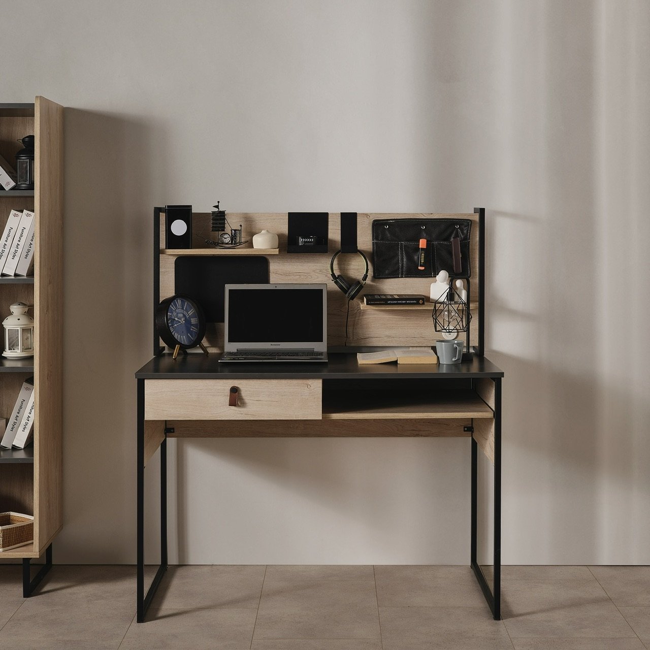 Neon Çalışma Masası