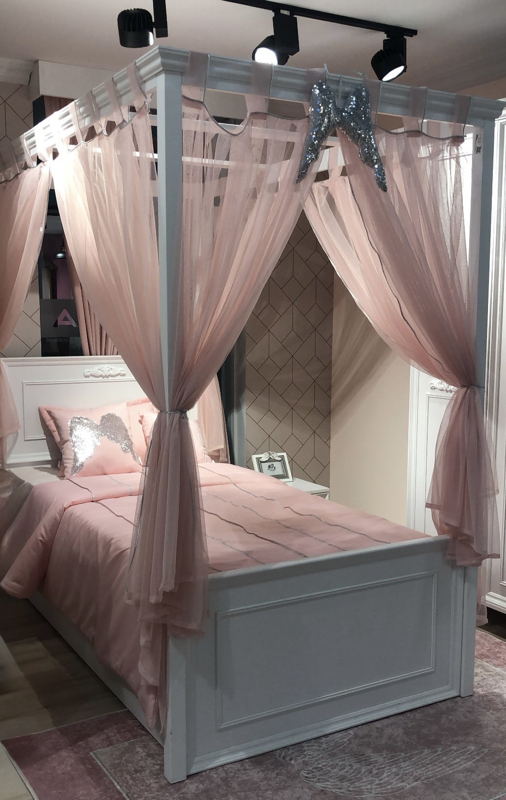 Angel 100*200 Cibinlikli Karyola