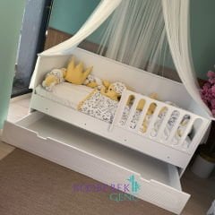 Vera Yavrulu Sedir Karyola, Beyaz