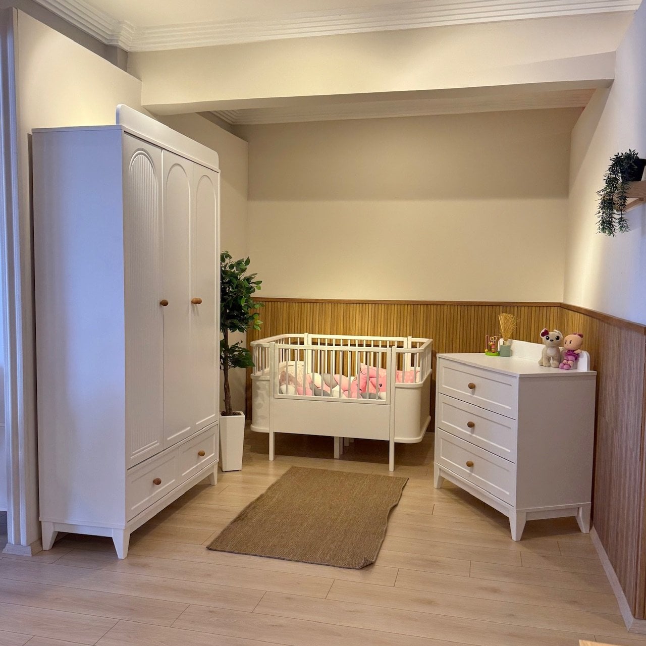 Viola & Milano Büyüyen Beşikli Bebek Odası, Yatak Dahil!