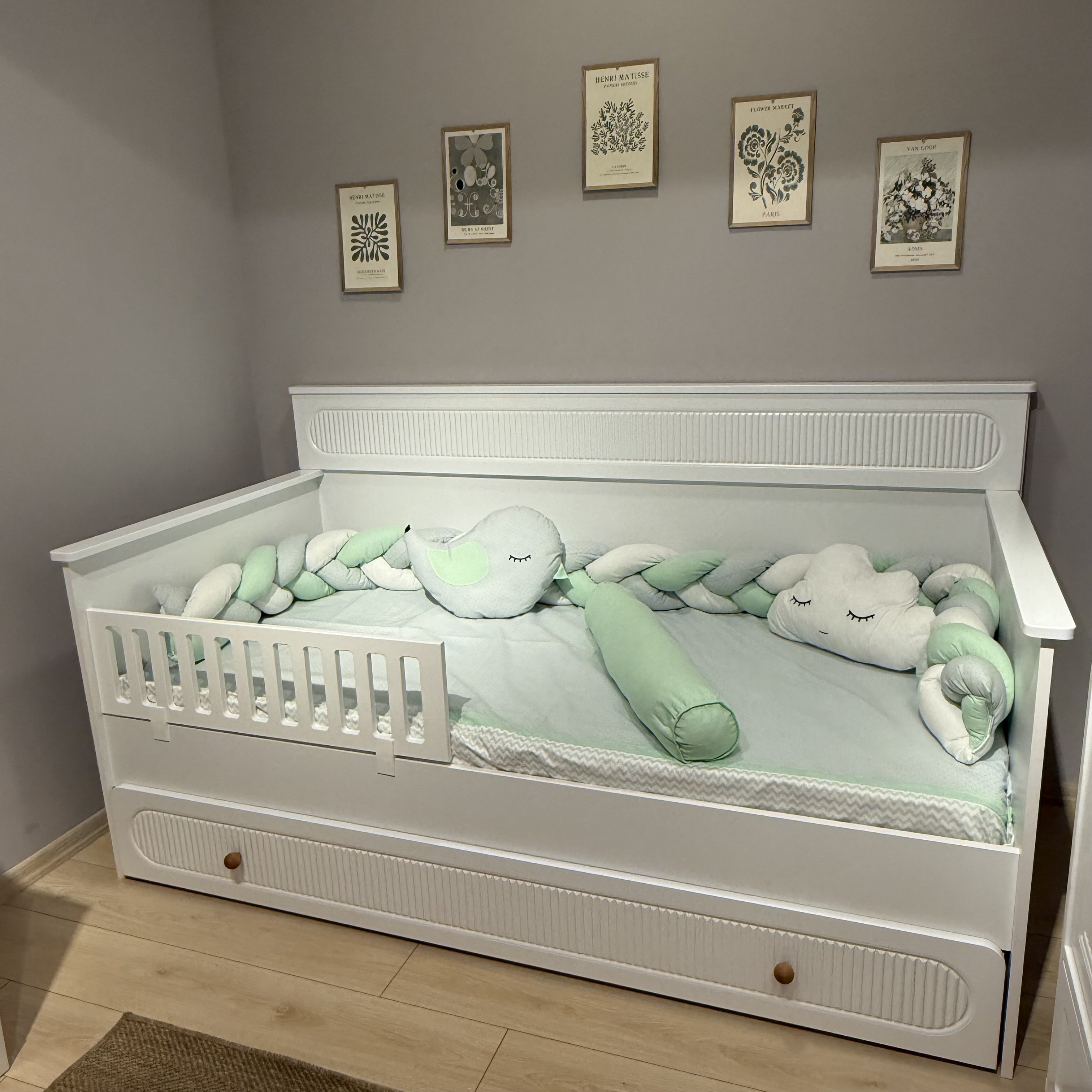 Viola Yavrulu Sedir Karyola