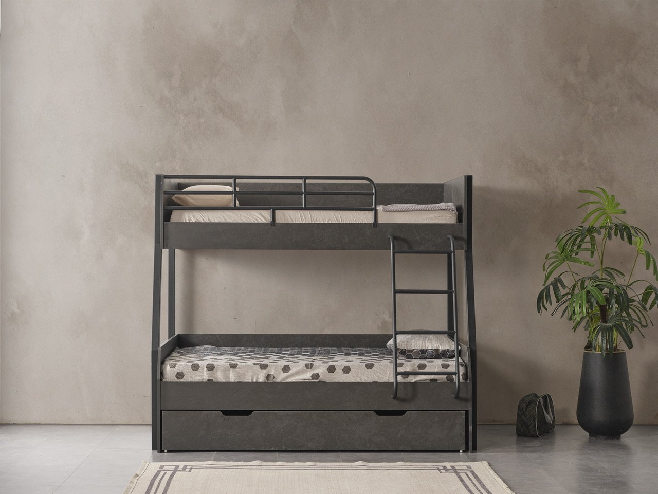 Storm Yavrulu Metal Ranza, Füme