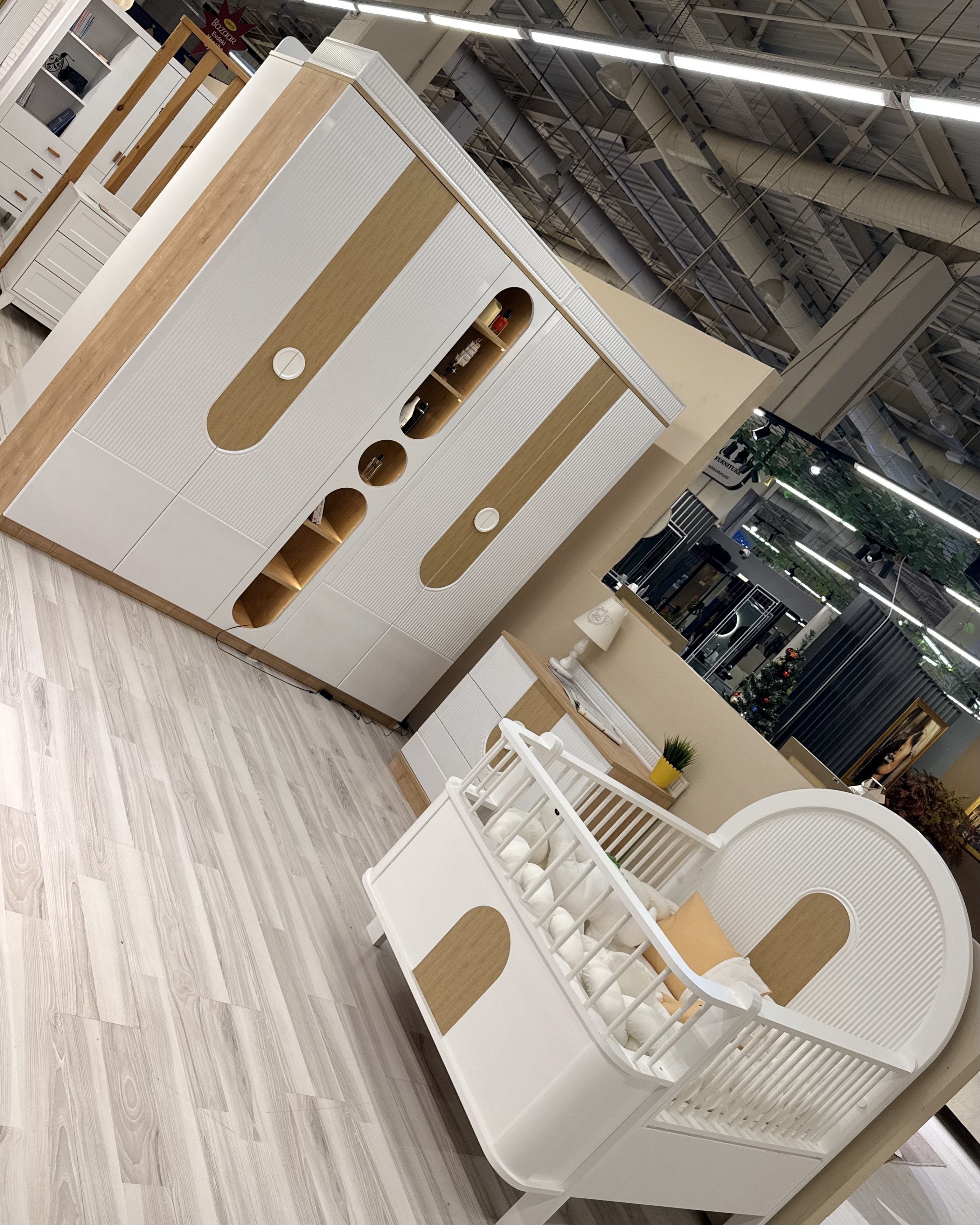 Myra 4 Kapılı Büyüyen Beşikli Bebek Odası, Meşe