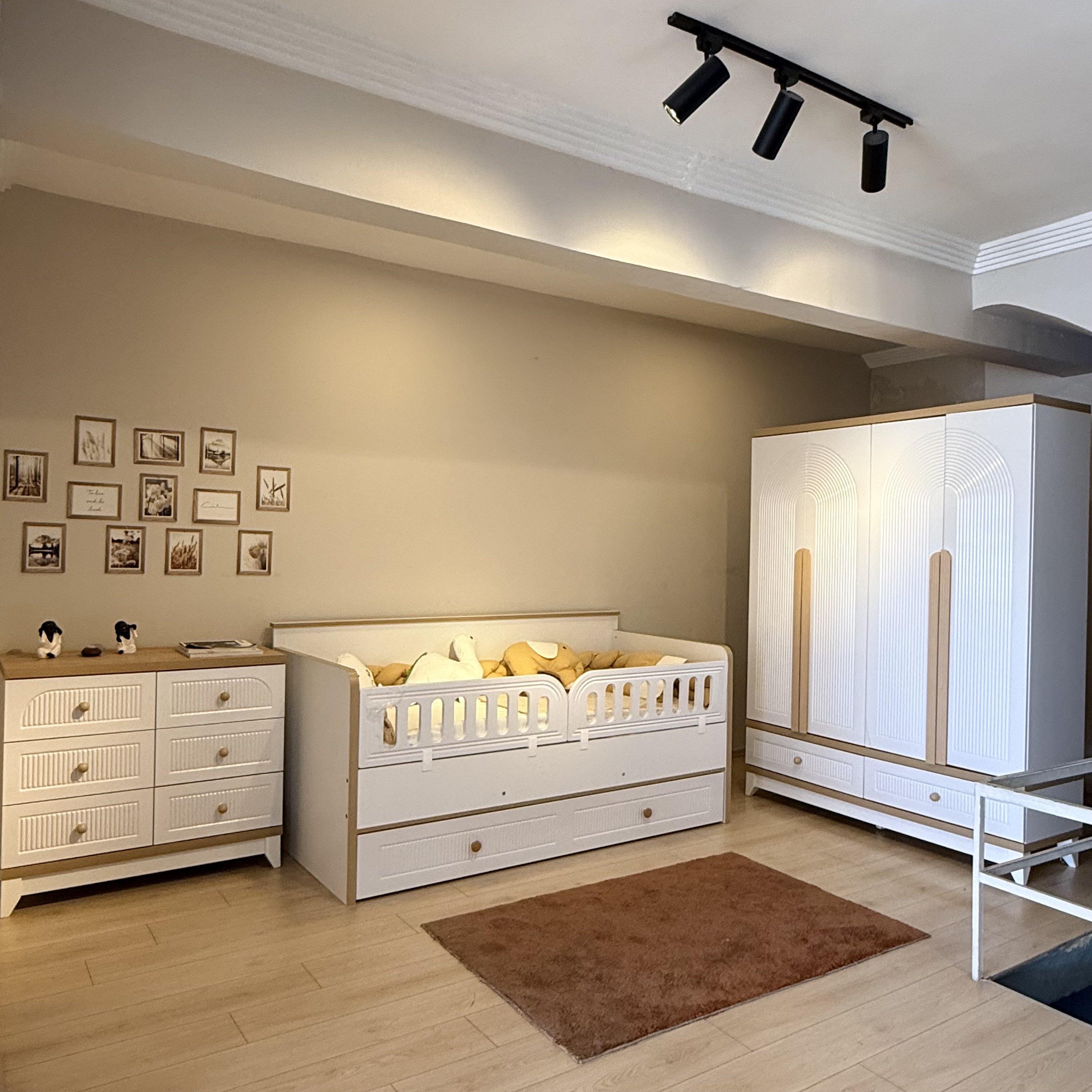 Caramel 4 Kapılı Dolaplı Çocuk Odası