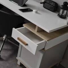 Studio Çalışma Masası